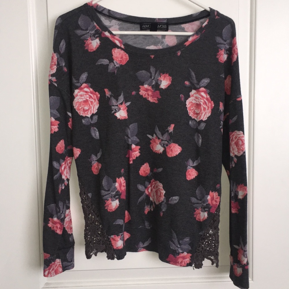 Size L Floral Blouse with lace sides